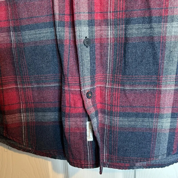 Weatherproof men’s red and blue flannel button down shirt size medium - Picture 4 of 8
